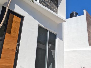 CASA DE 2 NIVELES EN COL GABRIEL TEPEPA