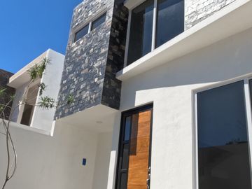 CASA DE 2 NIVELES EN COL GABRIEL TEPEPA
