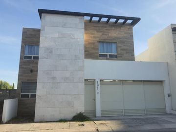 Casa en venta en Residencial La Escondida Saltillo Coahuila