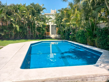 Venta de Casa en Burgos Secc. Casa Blanca, Temixco, Morelos
