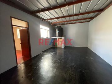 Casa De 03 Pisos En Urb. Los Sauces Con 03 Departamentos En Venta