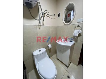Casa De 03 Pisos En Urb. Los Sauces Con 03 Departamentos En Venta