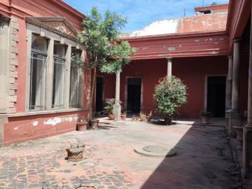 Casa en venta, en el Centro.