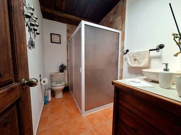 Hermosa Cabaña con Amplio Terreno y amenidades en Venta, en Huasca de Ocampo.