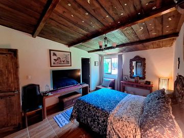 Hermosa Cabaña con Amplio Terreno y amenidades en Venta, en Huasca de Ocampo.