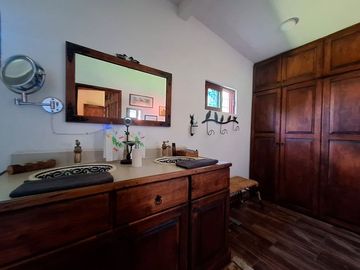 Hermosa Cabaña con Amplio Terreno y amenidades en Venta, en Huasca de Ocampo.
