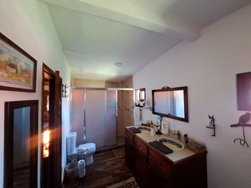Hermosa Cabaña con Amplio Terreno y amenidades en Venta, en Huasca de Ocampo.