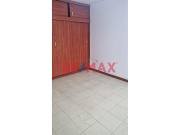 Vendo Departamento En El Cuarto Piso, Zona Exclusiva De Lima Cercado (Frente Al Mtc)