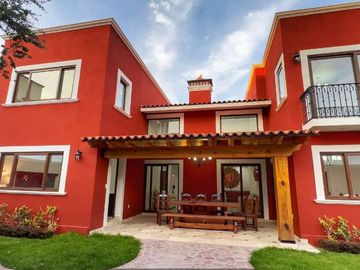 Casa Colorada: Privacidad y exclusividad en cada detalle