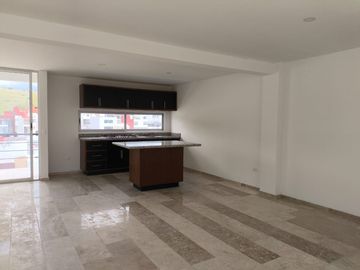 Vendo  Casa en fraccionamiento Lomas de la Calera en fraccionamiento 250 m2 construcción 3 recamaras 2 autos $3,100,000