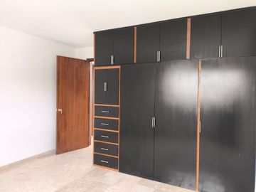 Vendo  Casa en fraccionamiento Lomas de la Calera en fraccionamiento 250 m2 construcción 3 recamaras 2 autos $3,100,000