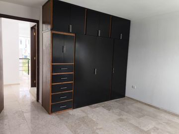 Vendo  Casa en fraccionamiento Lomas de la Calera en fraccionamiento 250 m2 construcción 3 recamaras 2 autos $3,100,000