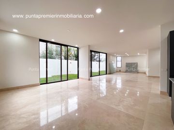 Reserva Real Casa de Lujo Venta Nueva Valle Real Zona Andares Puerta De Hierro