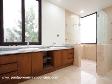 Reserva Real Casa de Lujo Venta Nueva Valle Real Zona Andares Puerta De Hierro