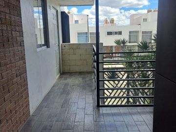 Últimos Departamentos nuevos en Conjunto Residencial Ágora  a 5 minutos de planta VW de 2 y 3 recamaras 2 autos, alberca y jardines desde $1,599,000