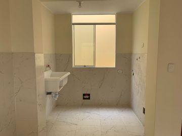 DEPARTAMENTO DE ESTRENO EN ZONA CENTRICA EN BREÑA