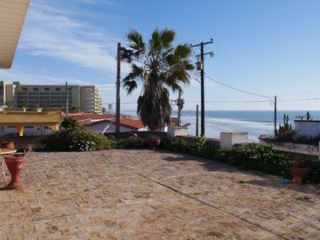 ¡Diamante en Bruto con Vista al Mar – Una Gran Oportunidad en San Antonio del Mar!