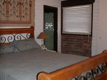 ¡Diamante en Bruto con Vista al Mar – Una Gran Oportunidad en San Antonio del Mar!