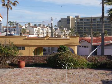 ¡Diamante en Bruto con Vista al Mar – Una Gran Oportunidad en San Antonio del Mar!