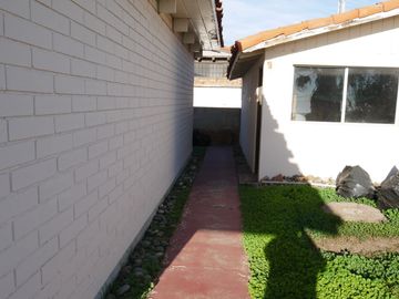 ¡Diamante en Bruto con Vista al Mar – Una Gran Oportunidad en San Antonio del Mar!