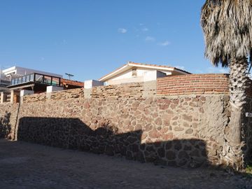 ¡Diamante en Bruto con Vista al Mar – Una Gran Oportunidad en San Antonio del Mar!