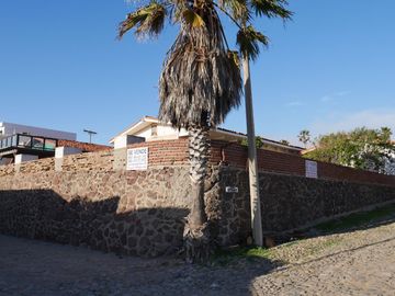 ¡Diamante en Bruto con Vista al Mar – Una Gran Oportunidad en San Antonio del Mar!