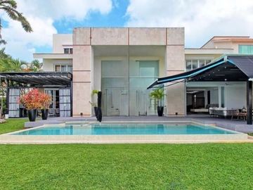 CASA EN VENTA  ISLA DORADA FRENTE A LA LAGUNA