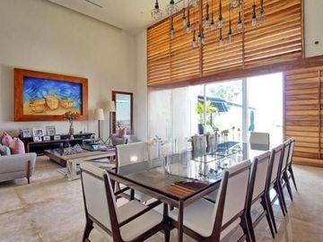 CASA EN VENTA  ISLA DORADA FRENTE A LA LAGUNA