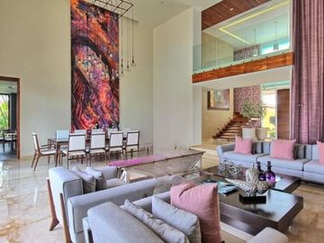 CASA EN VENTA  ISLA DORADA FRENTE A LA LAGUNA