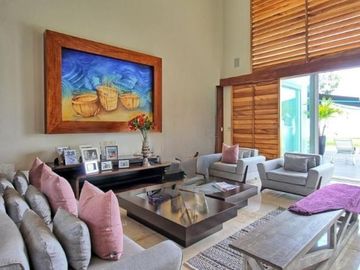 CASA EN VENTA  ISLA DORADA FRENTE A LA LAGUNA