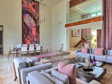 CASA EN VENTA  ISLA DORADA FRENTE A LA LAGUNA