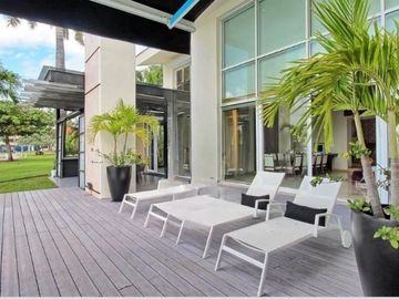 CASA EN VENTA  ISLA DORADA FRENTE A LA LAGUNA
