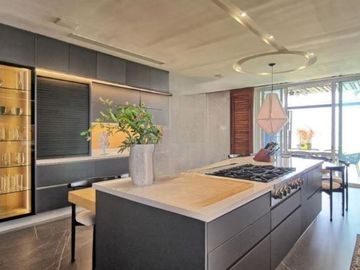 CASA EN VENTA  ISLA DORADA FRENTE A LA LAGUNA