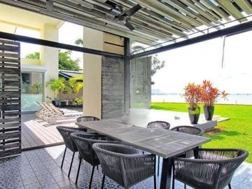 CASA EN VENTA  ISLA DORADA FRENTE A LA LAGUNA