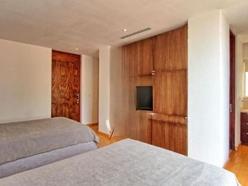 CASA EN VENTA  ISLA DORADA FRENTE A LA LAGUNA