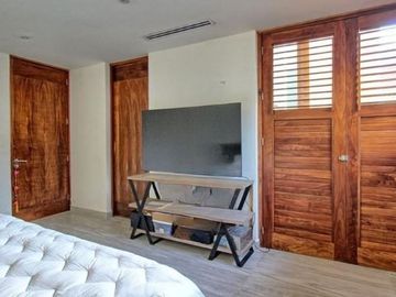 CASA EN VENTA  ISLA DORADA FRENTE A LA LAGUNA
