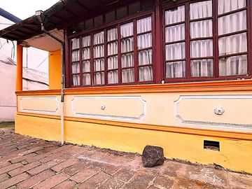 Venta Casa Patrimonial Más Terreno 1440 m² Centro Histórico Quito