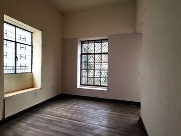 Venta Casa Patrimonial Más Terreno 1440 m² Centro Histórico Quito