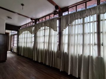 Venta Casa Patrimonial Más Terreno 1440 m² Centro Histórico Quito