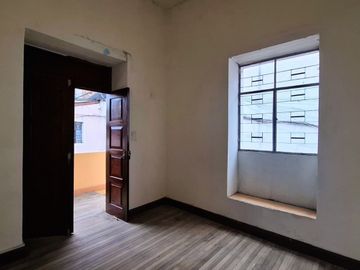 Venta Casa Patrimonial Más Terreno 1440 m² Centro Histórico Quito