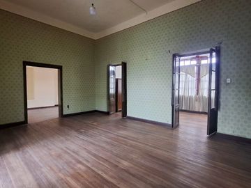 Venta Casa Patrimonial Más Terreno 1440 m² Centro Histórico Quito