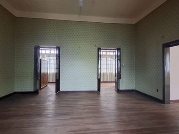 Venta Casa Patrimonial Más Terreno 1440 m² Centro Histórico Quito