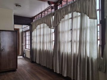 Venta Casa Patrimonial Más Terreno 1440 m² Centro Histórico Quito