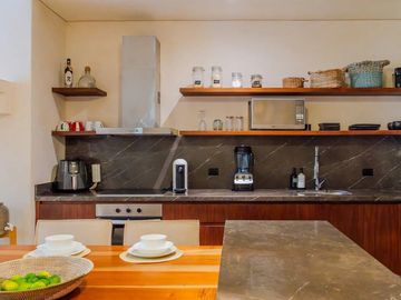 Vista verde garantizada! Exclusiva Propiedad de 2 recámaras con Jardín y Alberca en Luum Zama, Aldea Zama