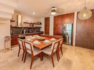 Vista verde garantizada! Exclusiva Propiedad de 2 recámaras con Jardín y Alberca en Luum Zama, Aldea Zama