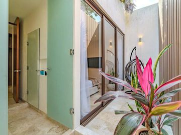 Vista verde garantizada! Exclusiva Propiedad de 2 recámaras con Jardín y Alberca en Luum Zama, Aldea Zama