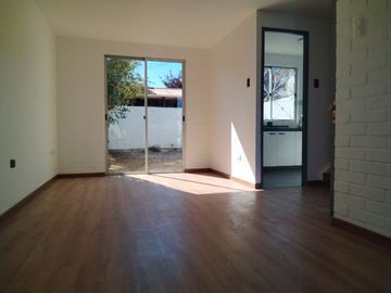 Venta de Casa Remodelada en Ciudad Satélite, Maipú