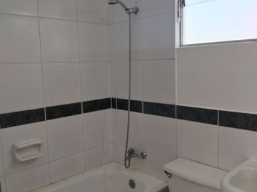 Venta de Casa Remodelada en Ciudad Satélite, Maipú
