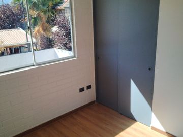 Venta de Casa Remodelada en Ciudad Satélite, Maipú