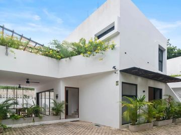 Moderno Townhouse de 3 Recámaras en la Mejor Zona de La Veleta